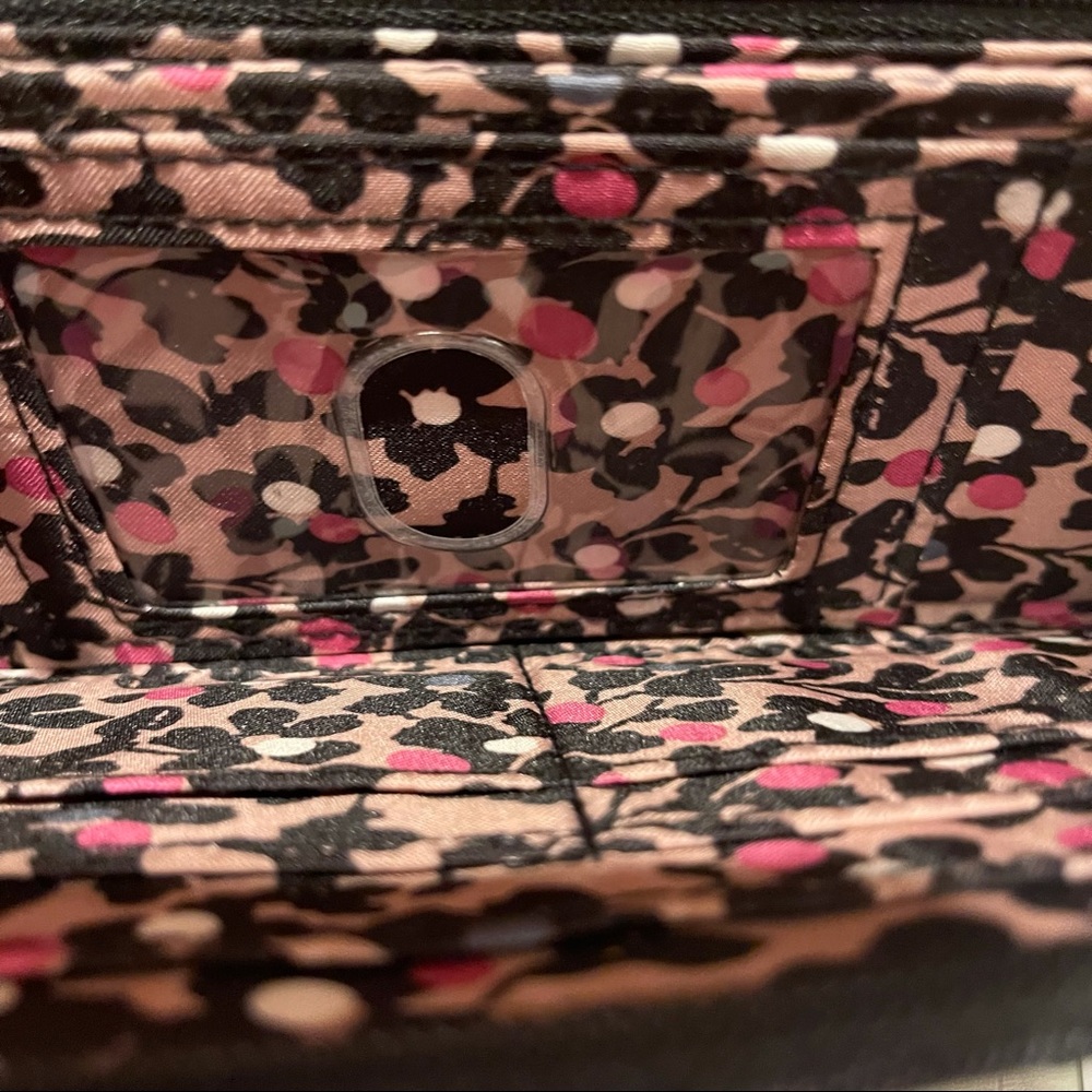 Vera Bradley Iconic 100 RFID Accordion Wallet Wristlet NWT RESTOCKED - Picture 8 of 11